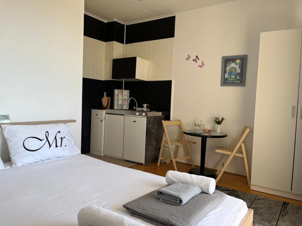 מליני Apartments Cvjetkovic מראה חיצוני תמונה