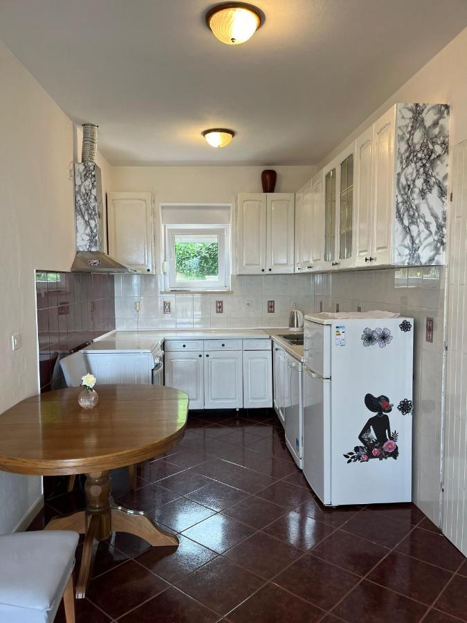 מליני Apartments Cvjetkovic מראה חיצוני תמונה